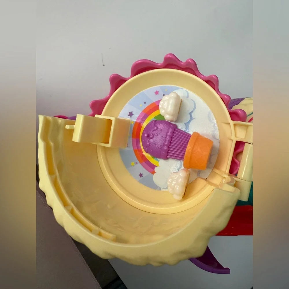 Polly Pocket Spin 'N Surprise Ice Cream Toy